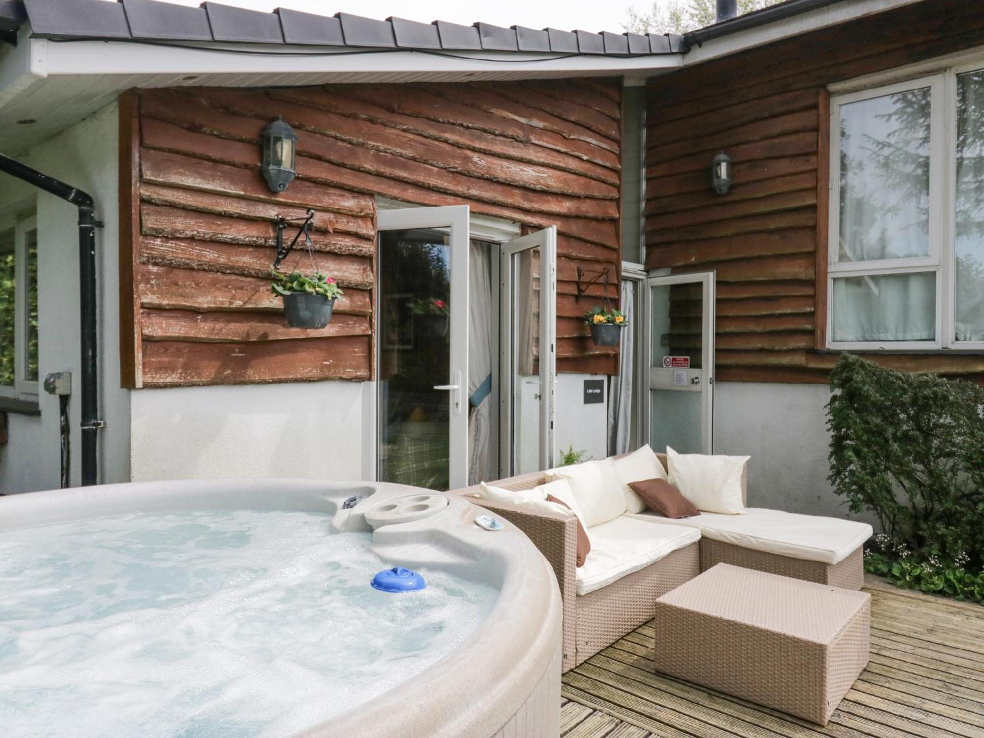 Lake Lodge Holiday home